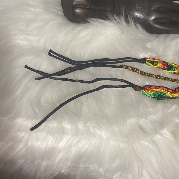 🌸Woven handmade friendship bracelet. Rasta colors 🇯🇲🇿🇦 Made in 🇵🇪 Peru - Picture 5 of 10